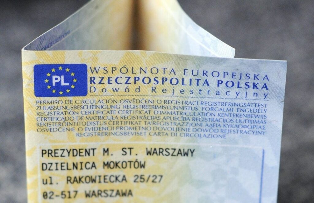 czy trzeba wymieniac dowod rejestracyjny 1068